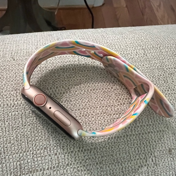 Apple Watch Series 4 44mm - Picture 2 of 5